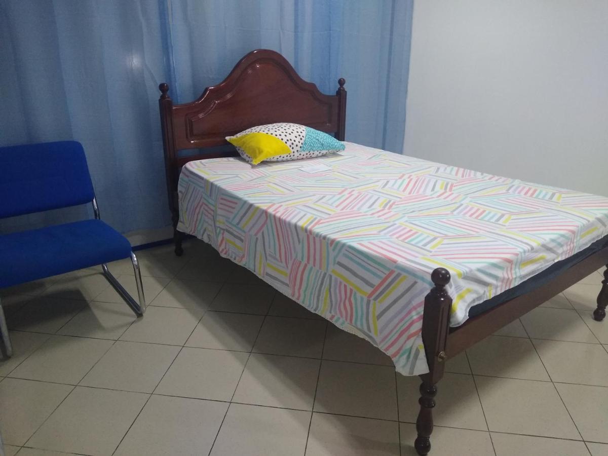 Melaya Budget Hostel Фаро Екстериор снимка