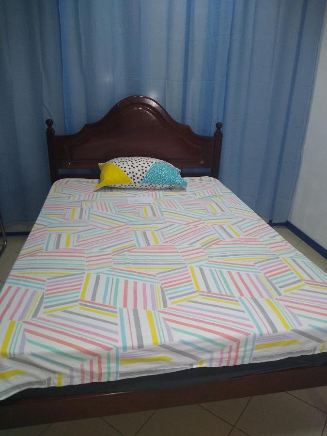 Melaya Budget Hostel Фаро Екстериор снимка